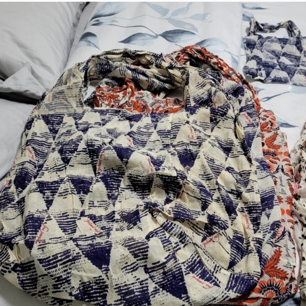 Free People Reuseable Bags. 12 Qty $60 ($5 each) - Picture 3 of 3